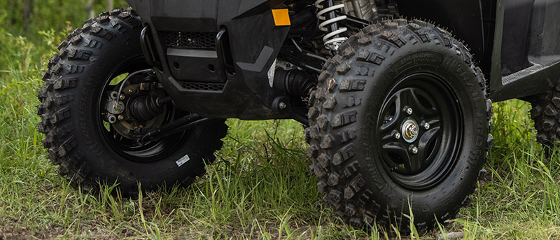 https://textronoffroad.txtsv.com/sites/default/files/_images/passenger/gallery/sxs_prowlerpro_capgallrycallout_benchseat_720x540.jpg